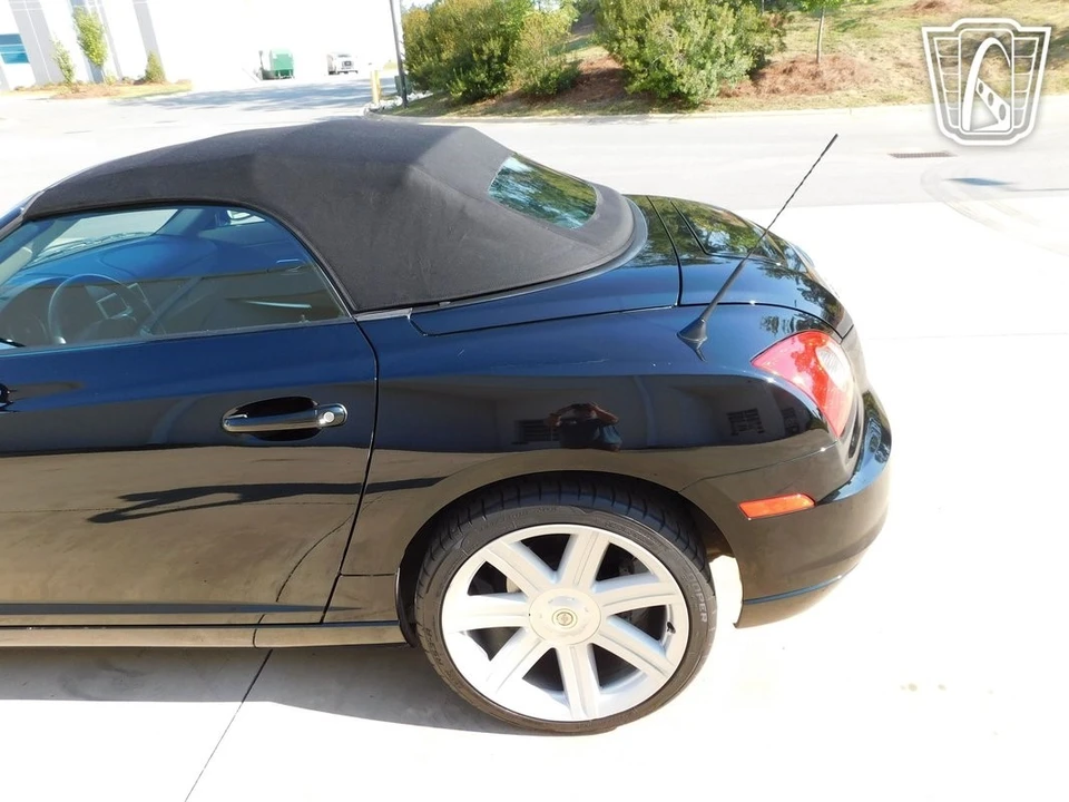 2005 Chrysler Crossfire - Image 19 of 21
