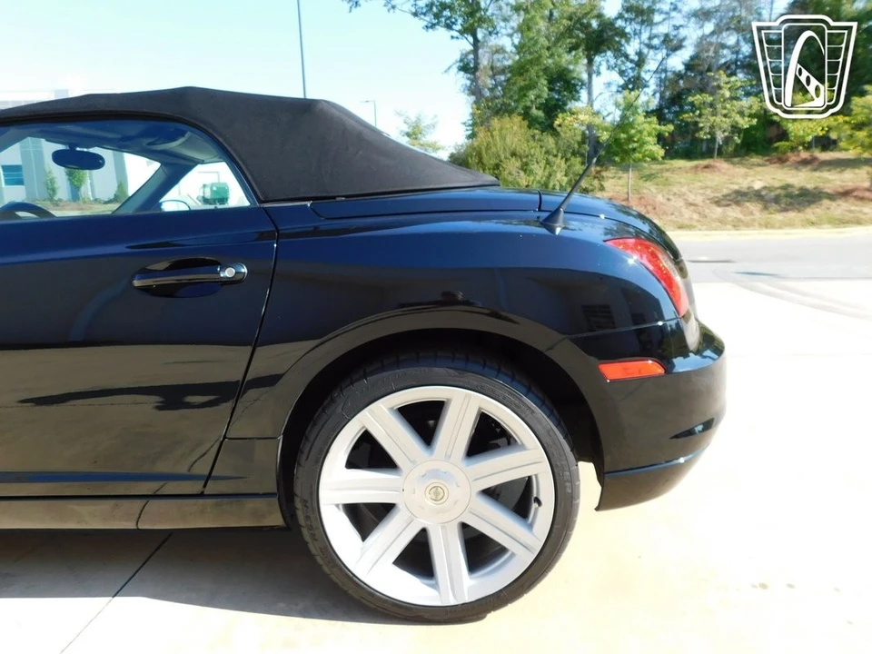 2005 Chrysler Crossfire - Image 18 of 21