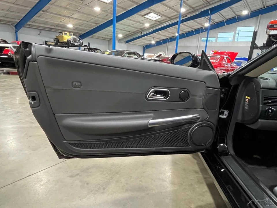 2005 Chrysler Crossfire - Image 18 of 24