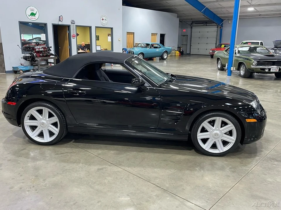 2005 Chrysler Crossfire - Image 2 of 24