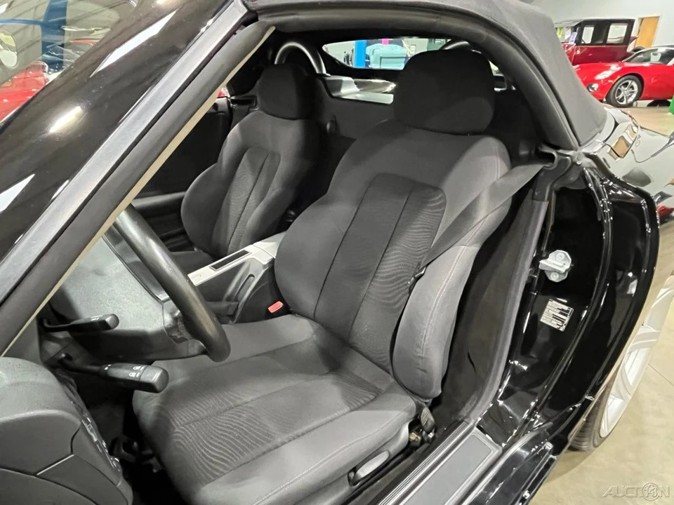 2005 Chrysler Crossfire - Image 23 of 24