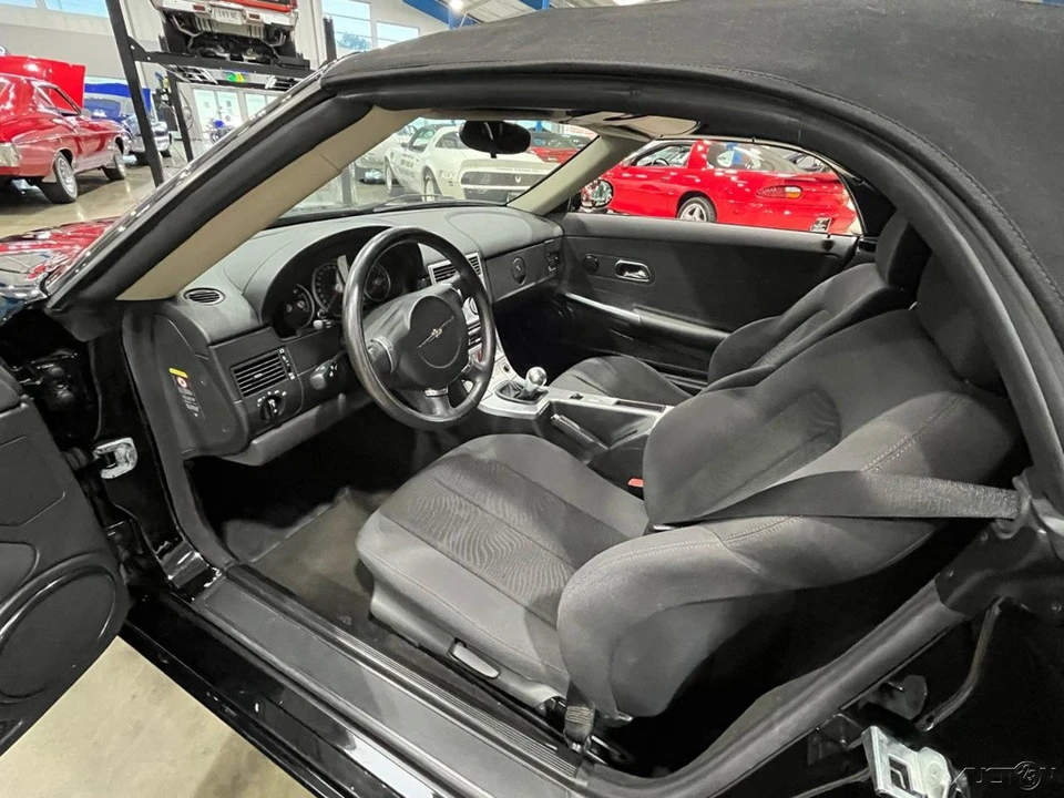 2005 Chrysler Crossfire - Image 19 of 24