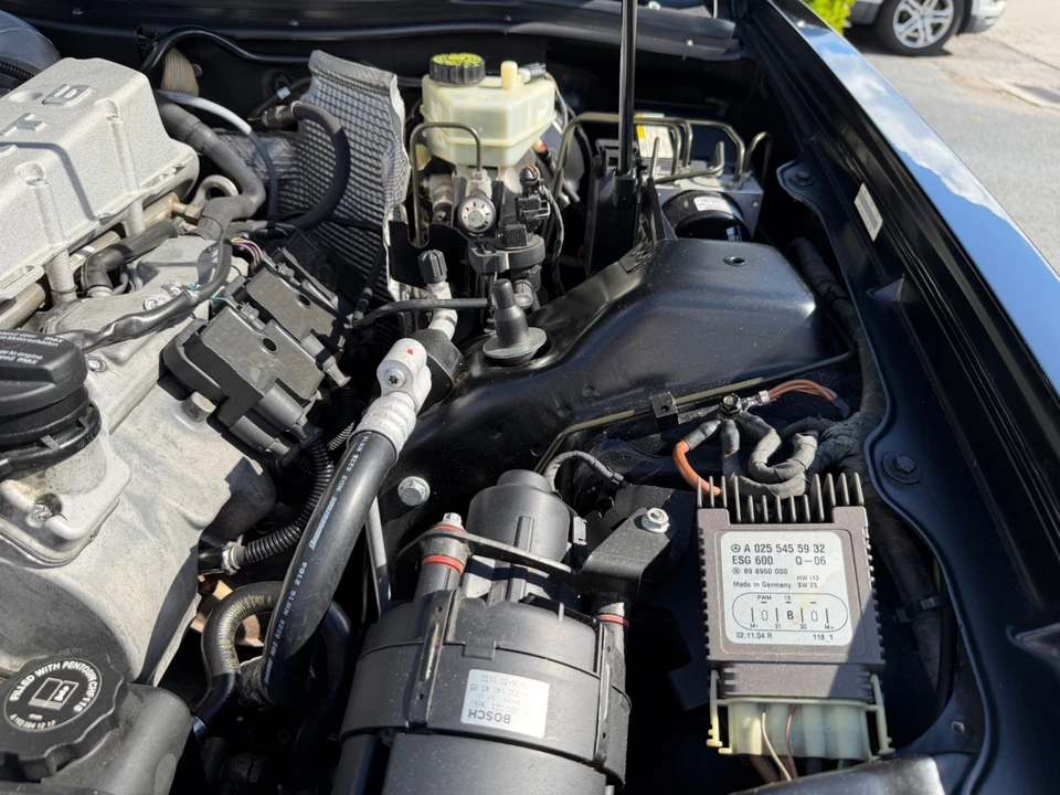 2005 Chrysler Crossfire - Image 29 of 31