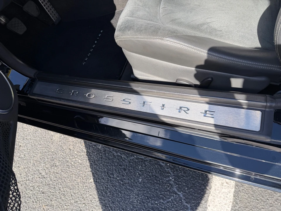 2005 Chrysler Crossfire - Image 16 of 31