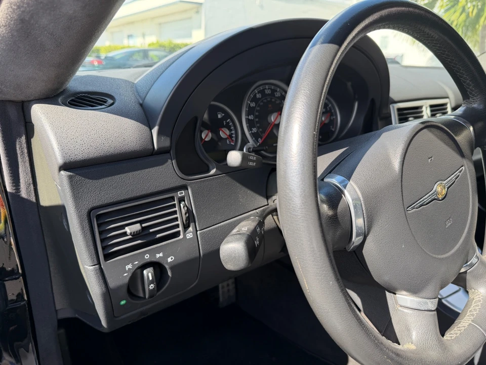 2005 Chrysler Crossfire - Image 18 of 31