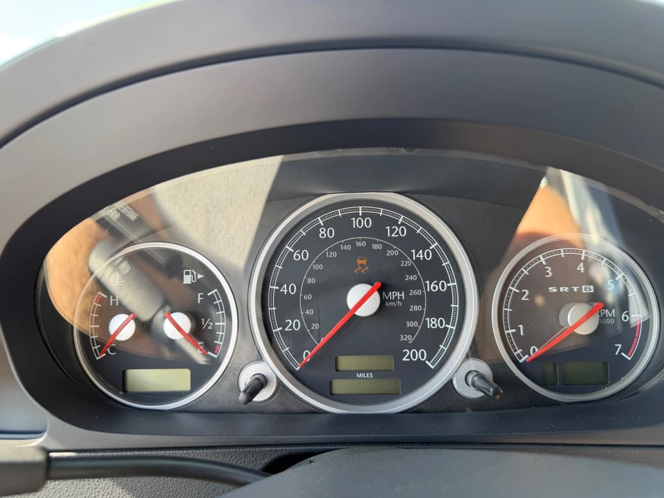 2005 Chrysler Crossfire - Image 19 of 31