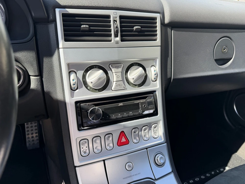 2005 Chrysler Crossfire - Image 20 of 31