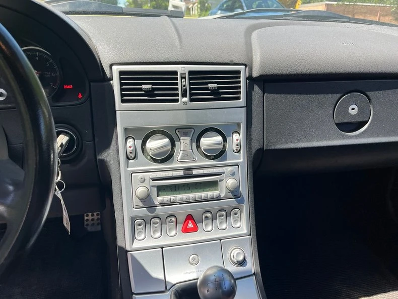 2005 Chrysler Crossfire - Image 10 of 12