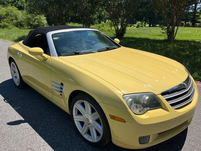 2005 Chrysler Crossfire - Image 5 of 12