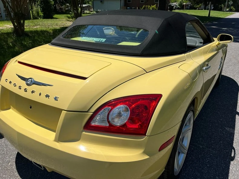 2005 Chrysler Crossfire - Image 4 of 12