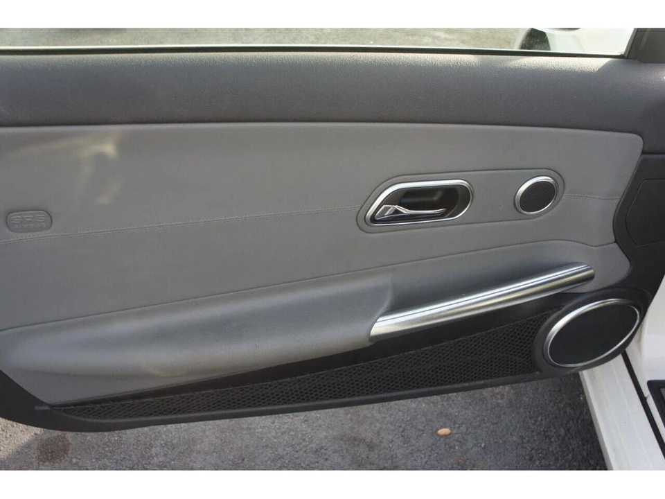 2005 Chrysler Crossfire - Image 10 of 19