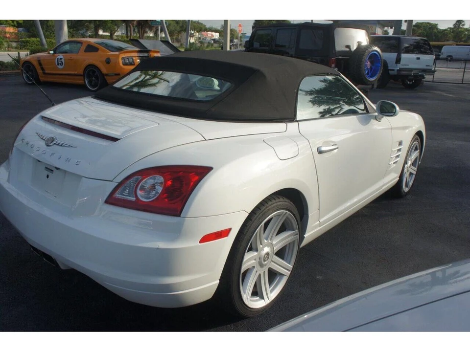 2005 Chrysler Crossfire - Image 3 of 19