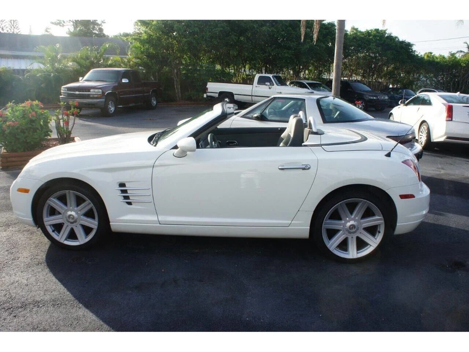 2005 Chrysler Crossfire - Image 14 of 19