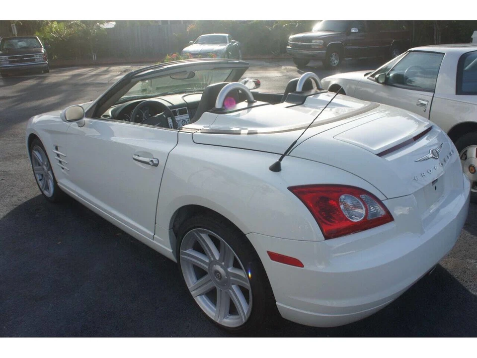 2005 Chrysler Crossfire - Image 13 of 19
