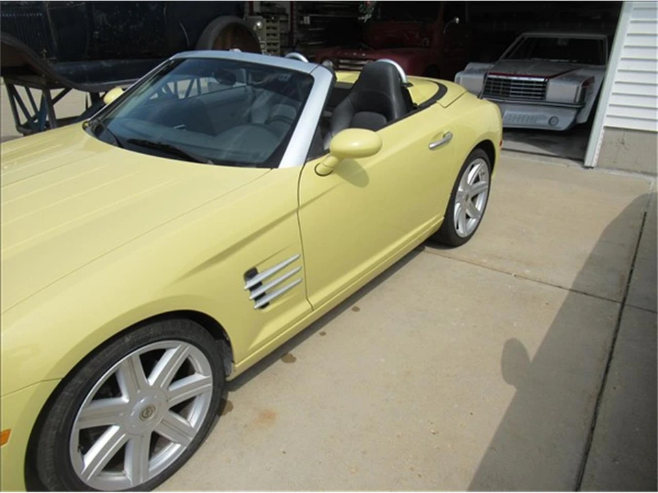2005 Chrysler Crossfire - Image 9 of 18