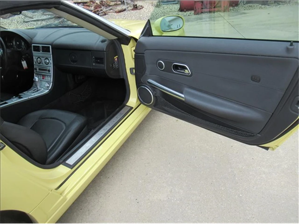 2005 Chrysler Crossfire - Image 13 of 18