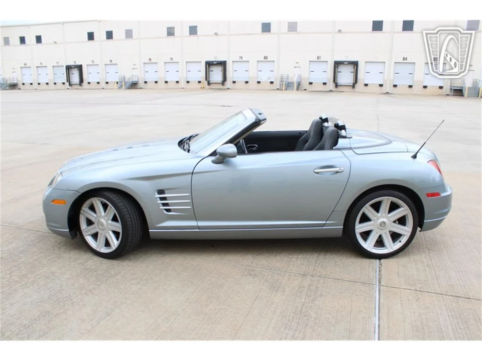 2005 Chrysler Crossfire - Image 2 of 31