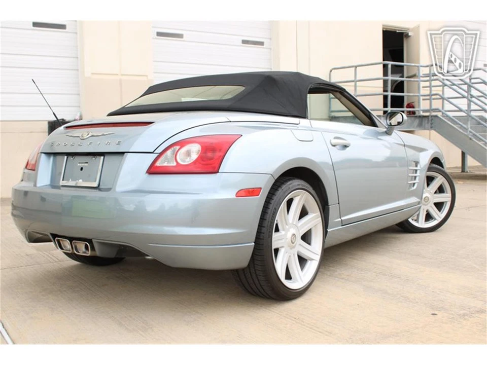 2005 Chrysler Crossfire - Image 23 of 31
