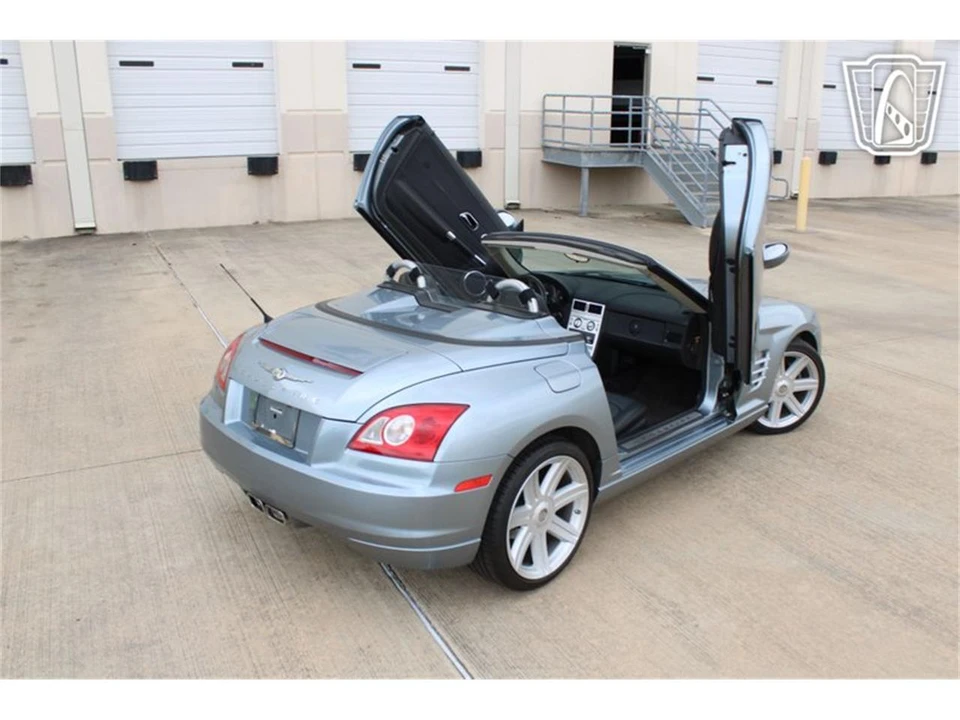 2005 Chrysler Crossfire - Image 9 of 31