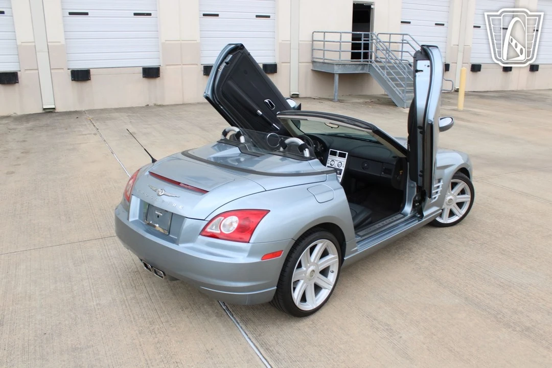 2005 Chrysler Crossfire - Image 10 of 12