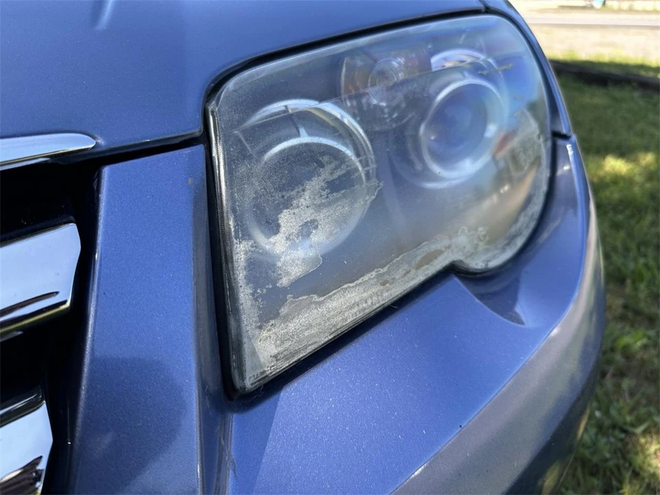 2005 Chrysler Crossfire - Image 13 of 31