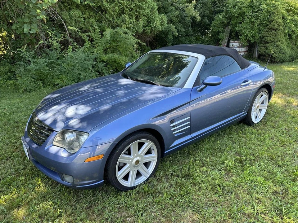 2005 Chrysler Crossfire - Image 2 of 31