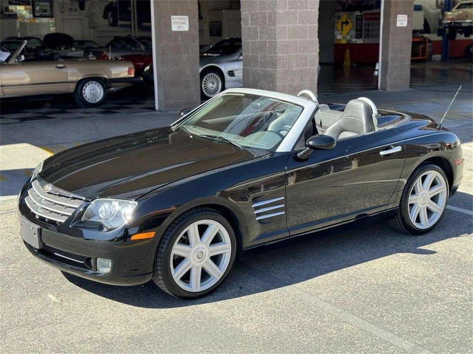 2005 Chrysler Crossfire - Image 14 of 26