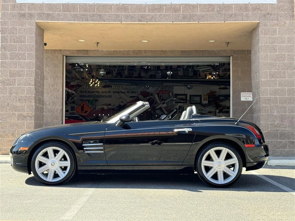 2005 Chrysler Crossfire - Image 23 of 26