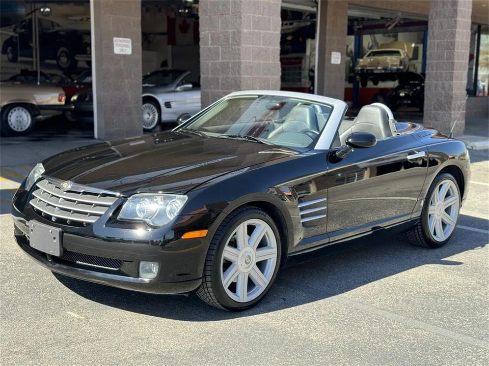 2005 Chrysler Crossfire - Image 15 of 26