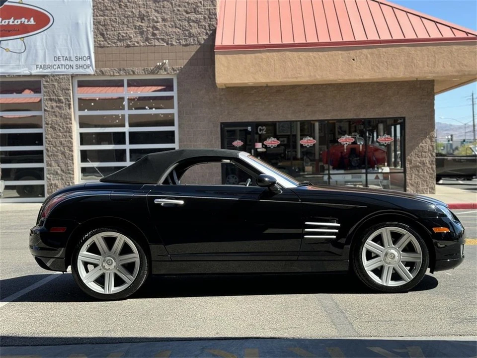 2005 Chrysler Crossfire - Image 8 of 26