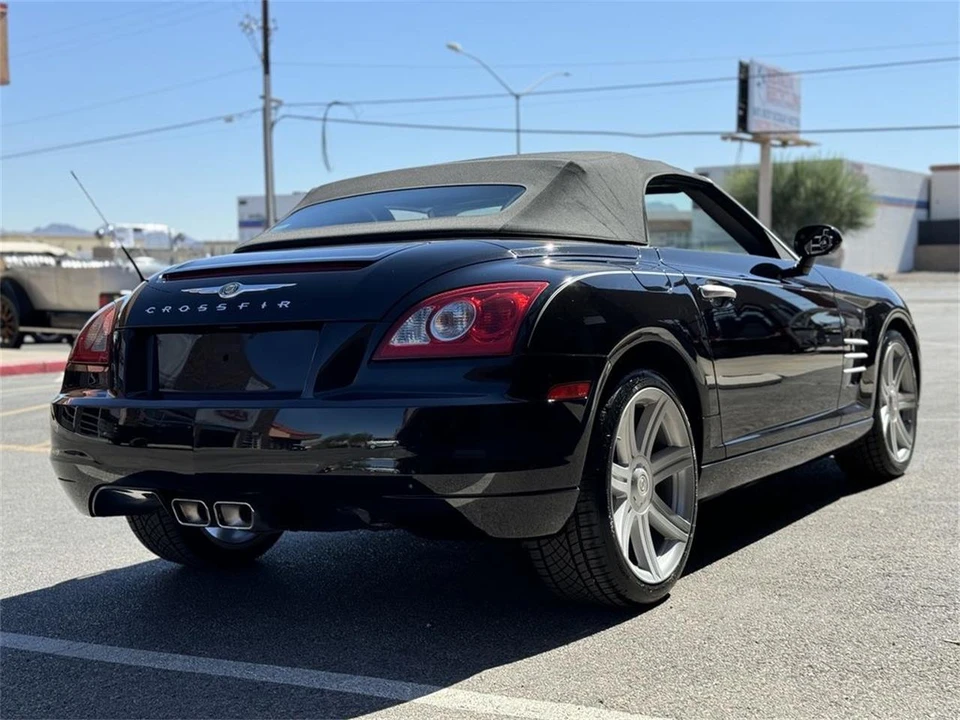 2005 Chrysler Crossfire - Image 9 of 26