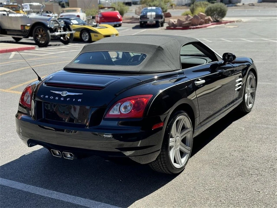 2005 Chrysler Crossfire - Image 10 of 26