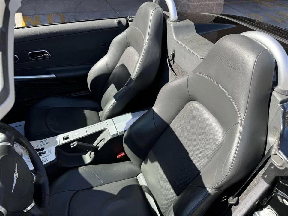 2005 Chrysler Crossfire - Image 16 of 26