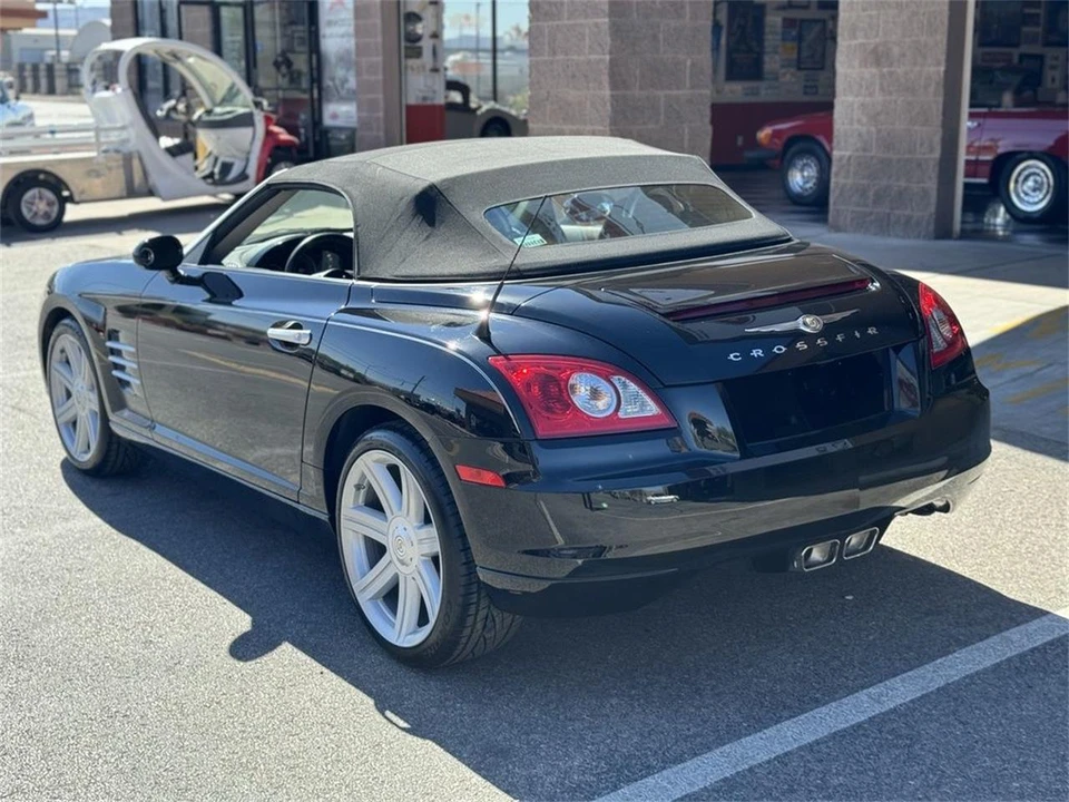2005 Chrysler Crossfire - Image 13 of 26