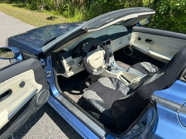 2005 Chrysler Crossfire - Image 10 of 15