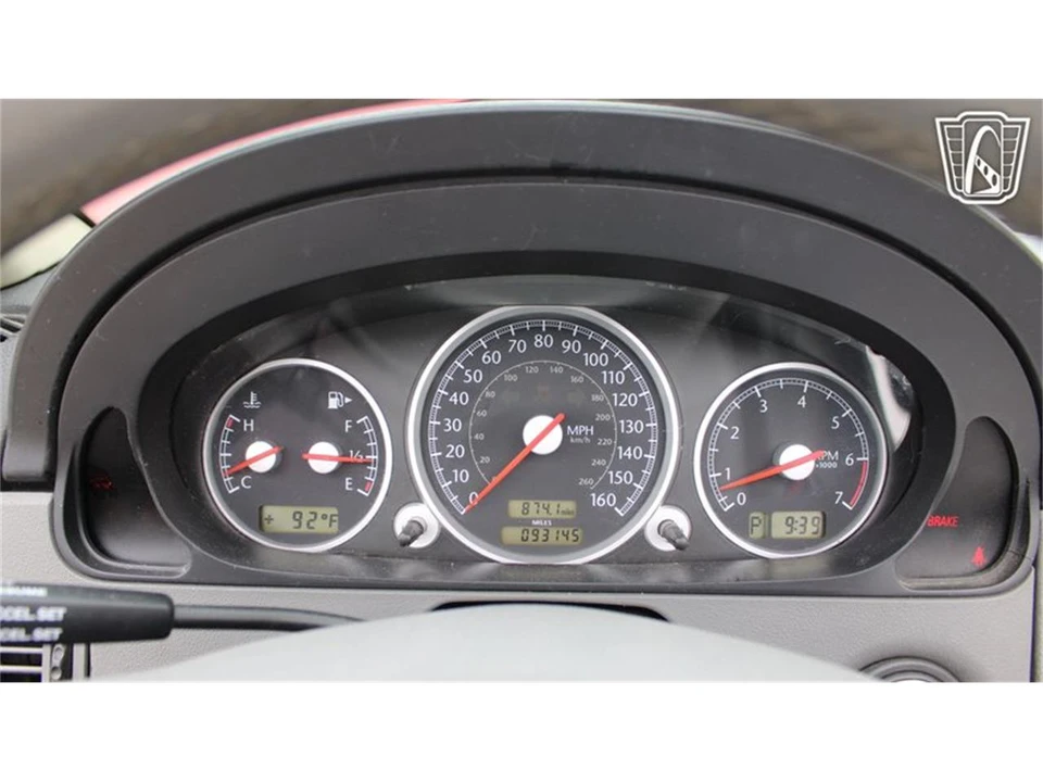 2005 Chrysler Crossfire - Image 18 of 31