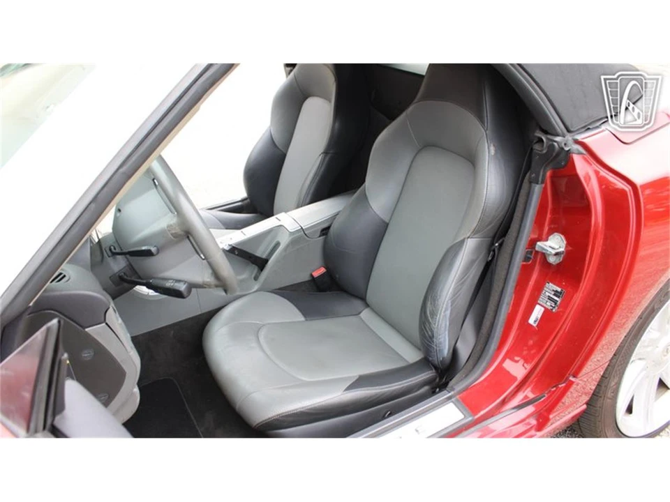 2005 Chrysler Crossfire - Image 13 of 31