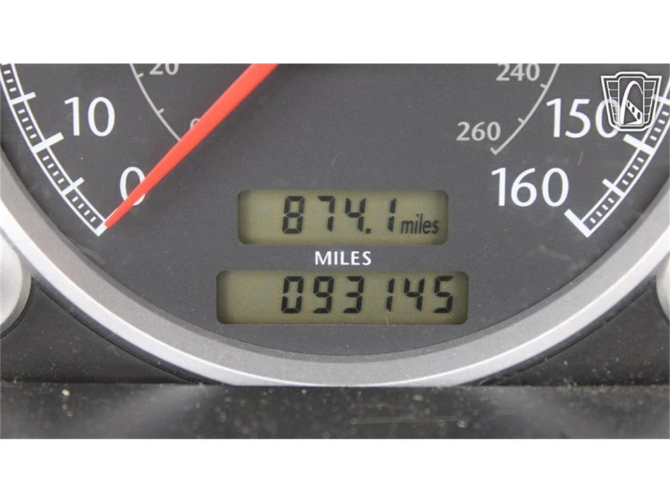 2005 Chrysler Crossfire - Image 19 of 31