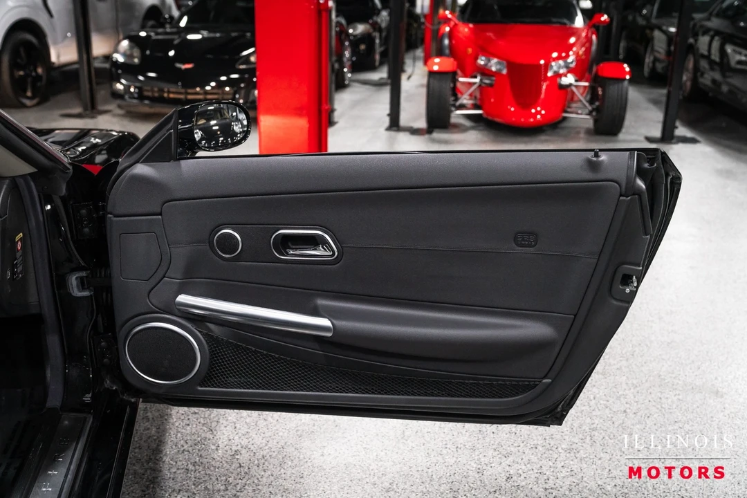 2005 Chrysler Crossfire - Image 28 of 31