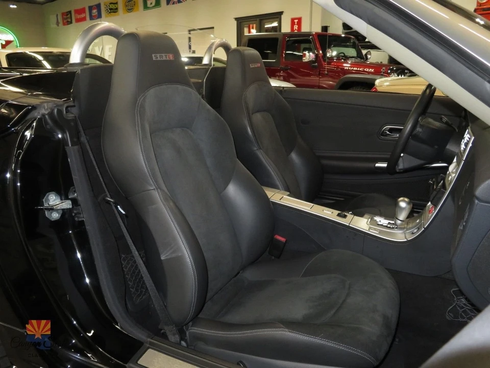 2005 Chrysler Crossfire - Image 5 of 31