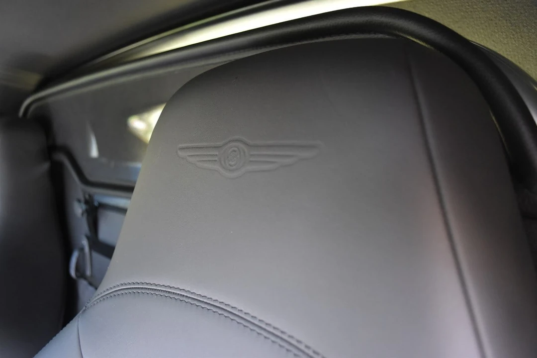 2005 Chrysler Crossfire - Image 26 of 30