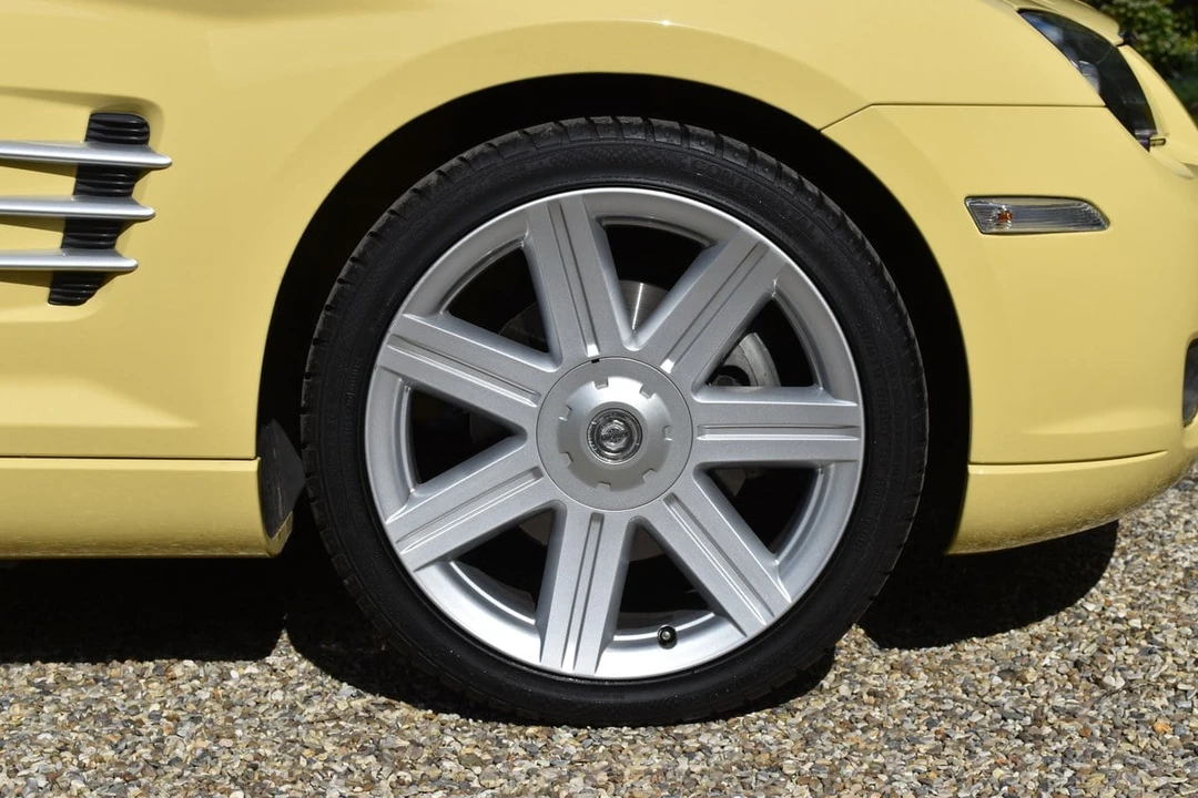 2005 Chrysler Crossfire - Image 27 of 30