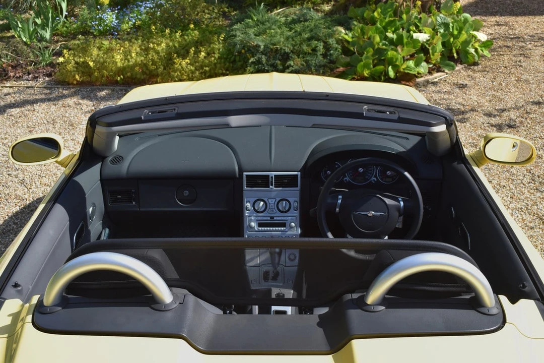 2005 Chrysler Crossfire - Image 6 of 30