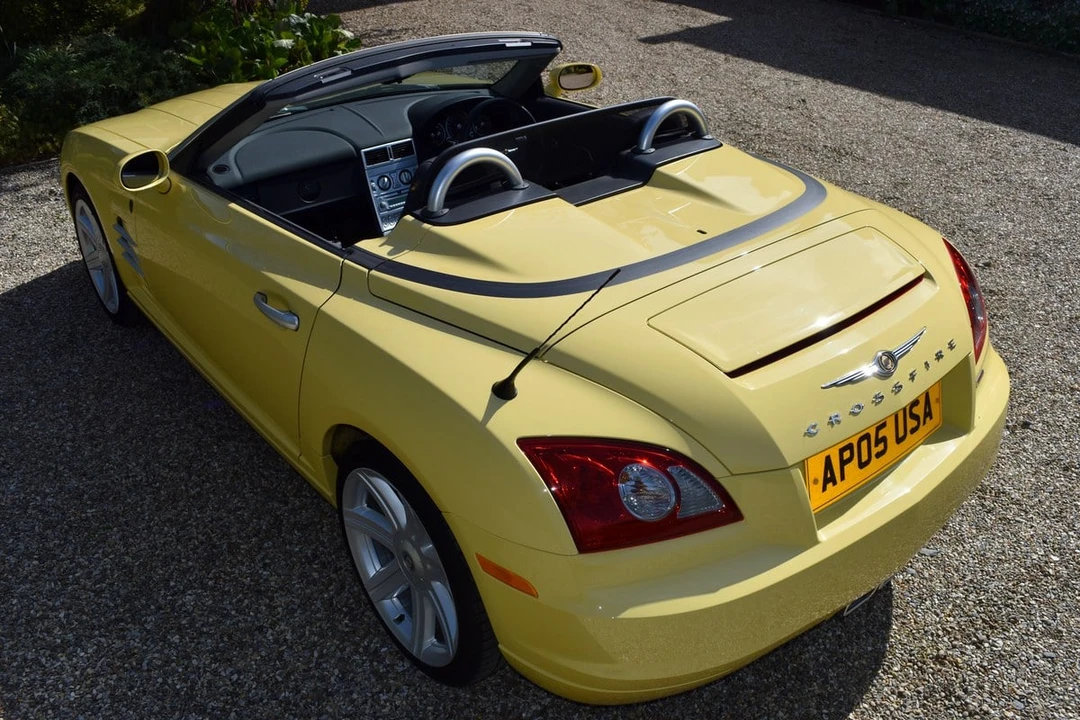 2005 Chrysler Crossfire - Image 9 of 30