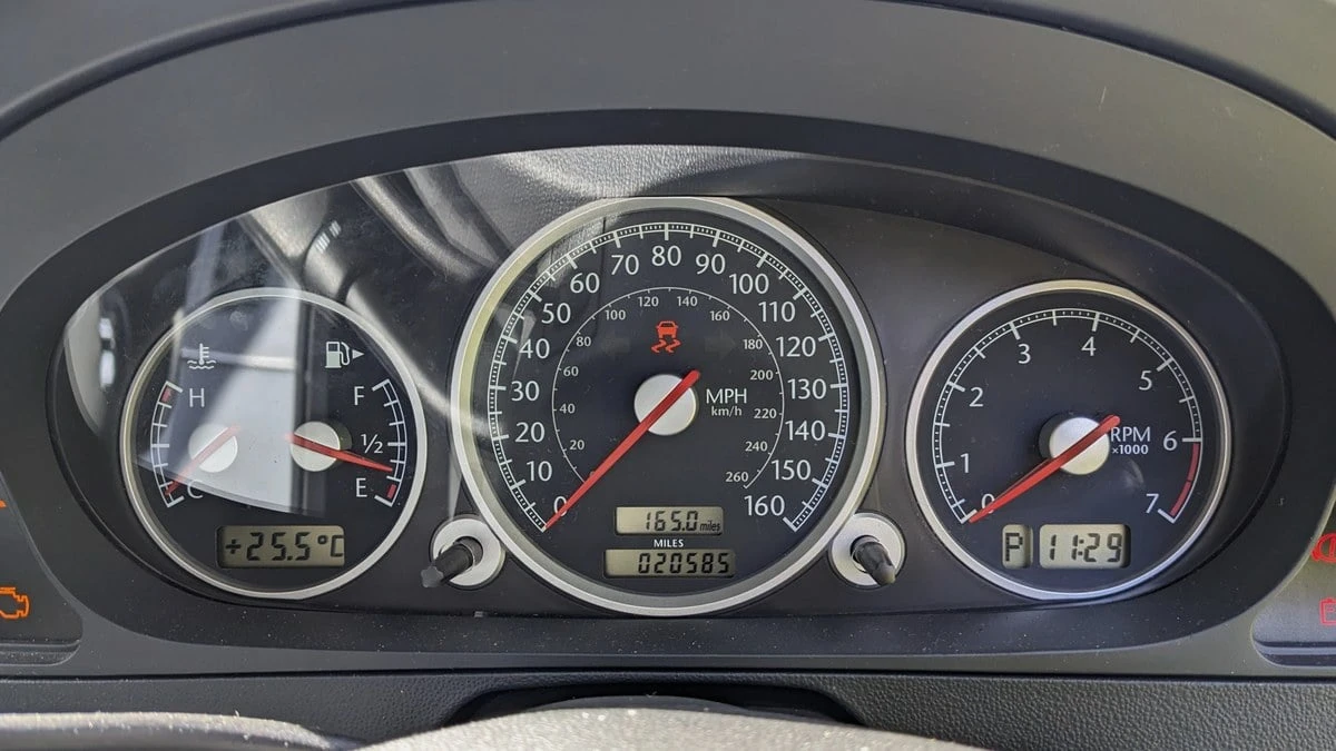 2005 Chrysler Crossfire - Image 18 of 30