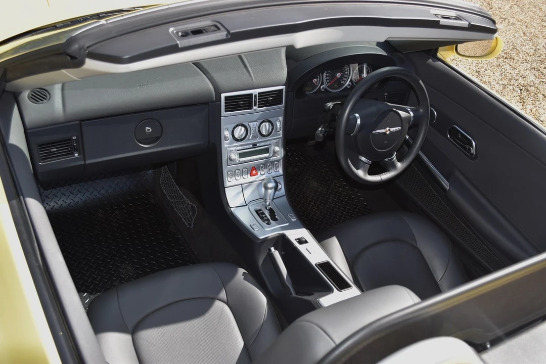2005 Chrysler Crossfire - Image 8 of 30