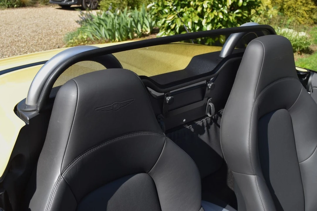 2005 Chrysler Crossfire - Image 28 of 30
