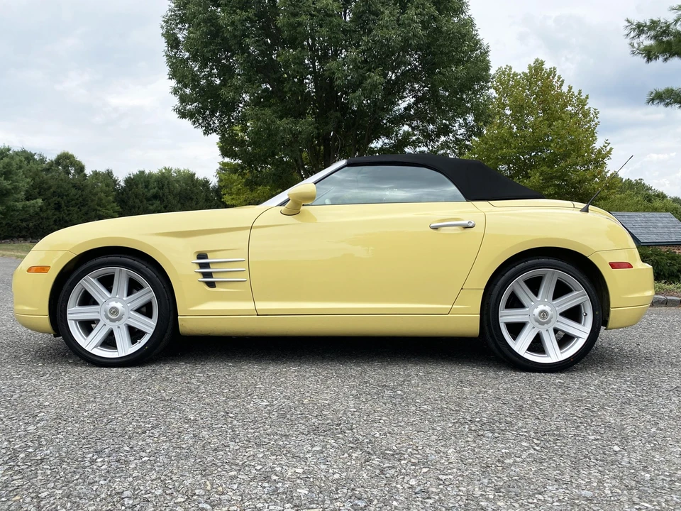 2005 Chrysler Crossfire - Image 27 of 31