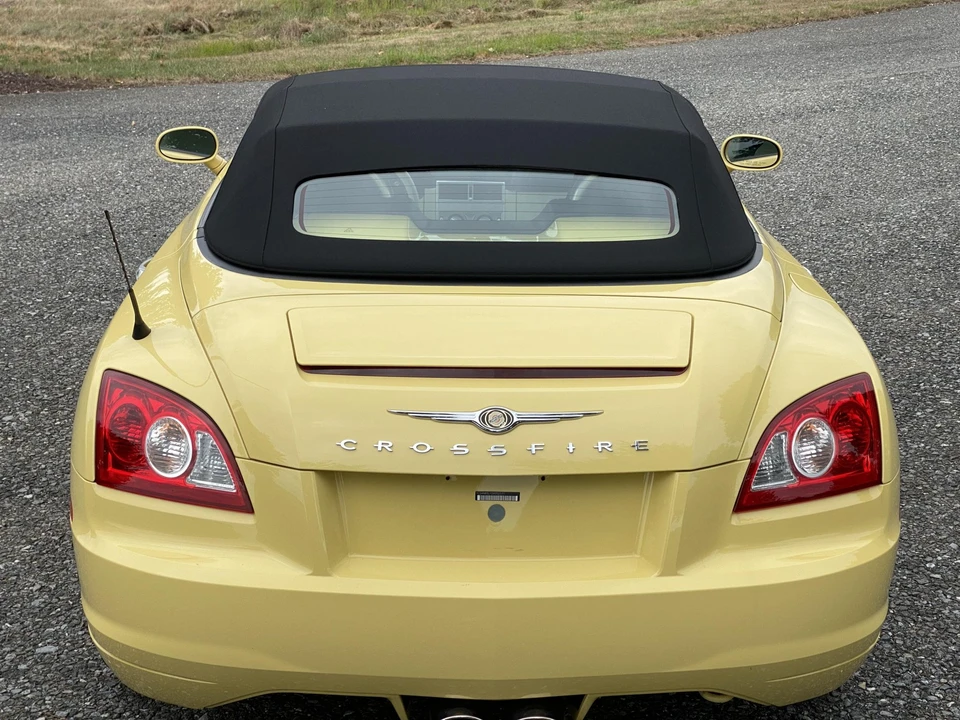 2005 Chrysler Crossfire - Image 24 of 31