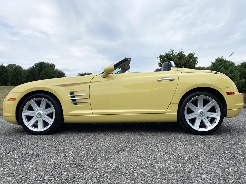 2005 Chrysler Crossfire - Image 6 of 31